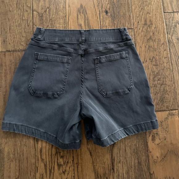SPANX Wash Black Stretch Twill 6" Shorts Pull on Size S - Picture 2 of 6
